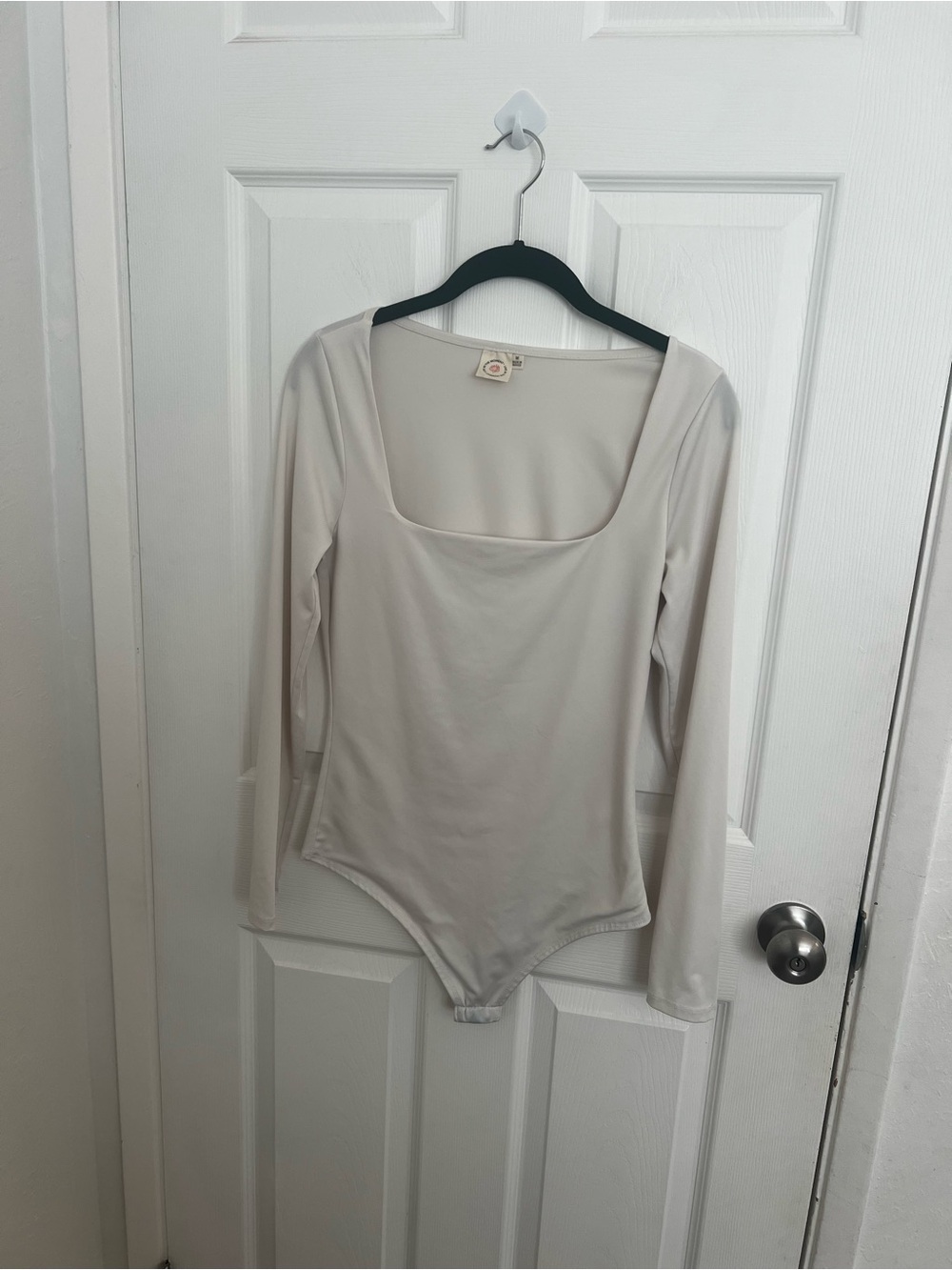 Long Sleeve Scoop Neck Bodysuit in Cream